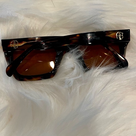 Annie Bing sunglasses. In the BOX brand new! Retail $199. Indio tortoise. Xmas! - Picture 6 of 9